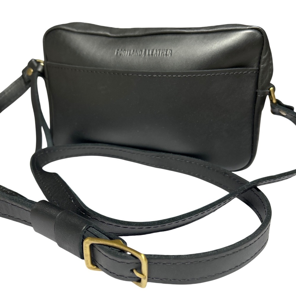 Portland Leather Goods Black Leather Crossbody Camera Bag Purse Retail: $118 EUC